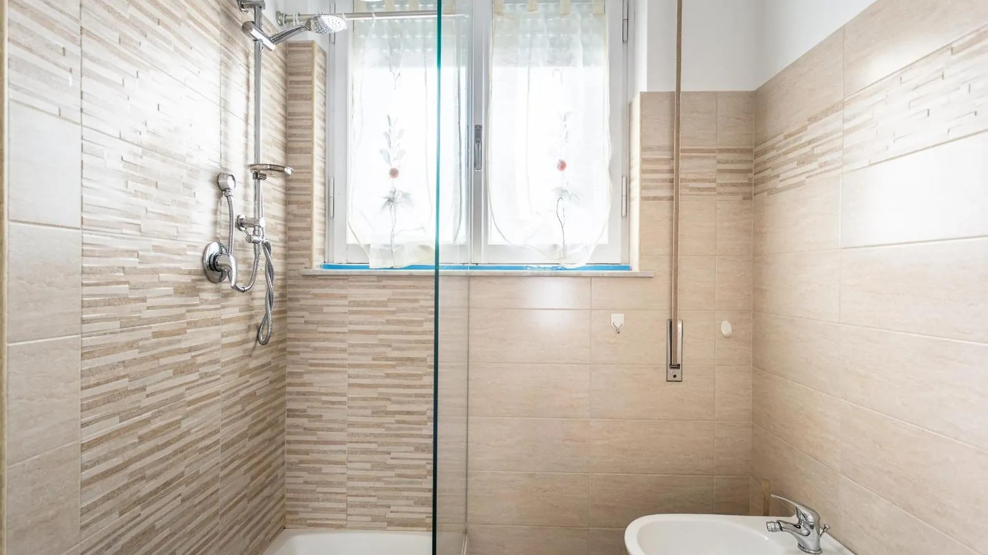 Bibliohome Roma Mare Di Roma Smart Working Lido di Ostia 0*,